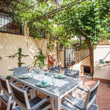Santa Reparata Apartment With Patio And Terrace Florencia Exterior foto